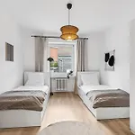 Апартаменты Gross - Modern - Nah An Koeln- Luxurioese Fuer 8 Personen In *