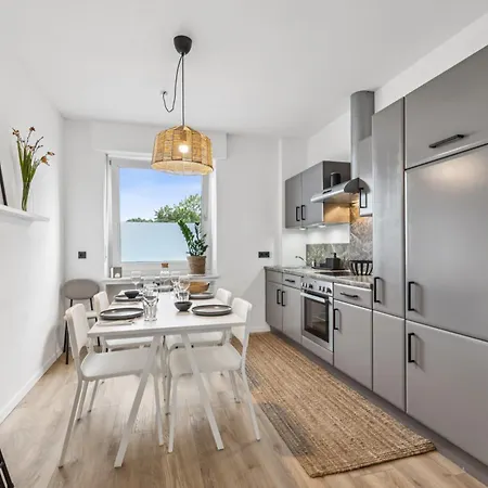 Apartmán Gross - Modern - Nah An Koeln- Luxurioese Fuer 8 Personen In Remscheid