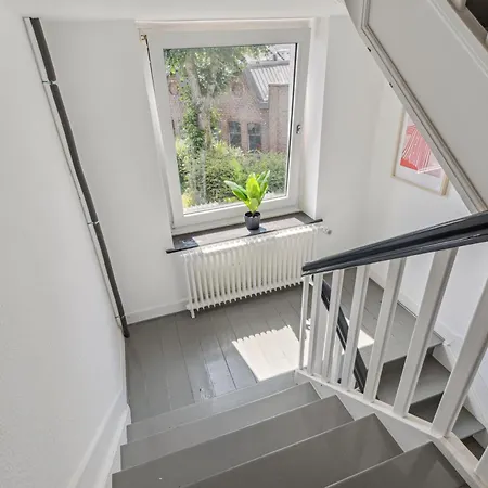 Apartmán Gross - Modern - Nah An Koeln- Luxurioese Fuer 8 Personen In