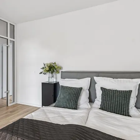 Gross - Modern - Nah An Koeln- Luxurioese Fuer 8 Personen In *