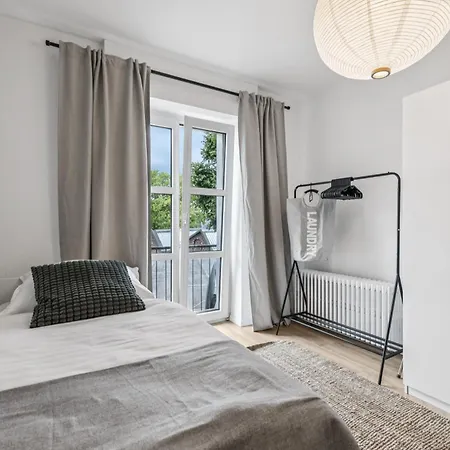 Apartmán Gross - Modern - Nah An Koeln- Luxurioese Fuer 8 Personen In