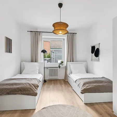 Apartmán Gross - Modern - Nah An Koeln- Luxurioese Fuer 8 Personen In *