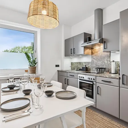 Apartmán Gross - Modern - Nah An Koeln- Luxurioese Fuer 8 Personen In *