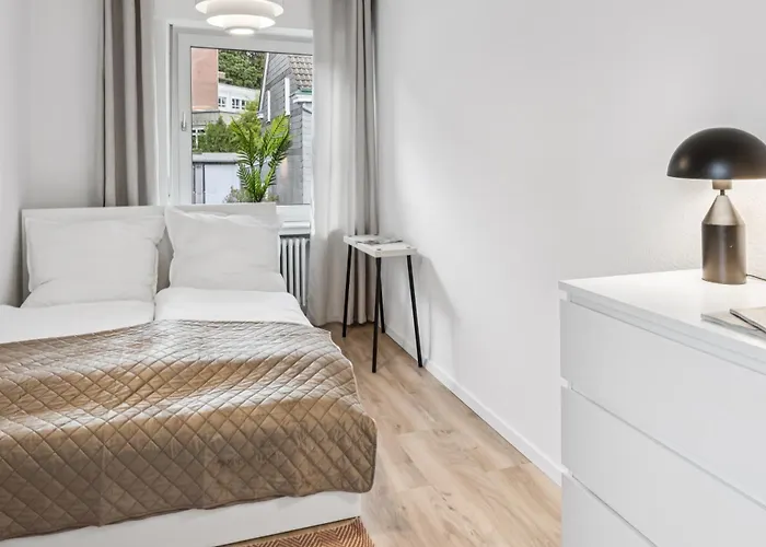 Gross - Modern - Nah An Koeln- Luxurioese Fuer 8 Personen In شقة