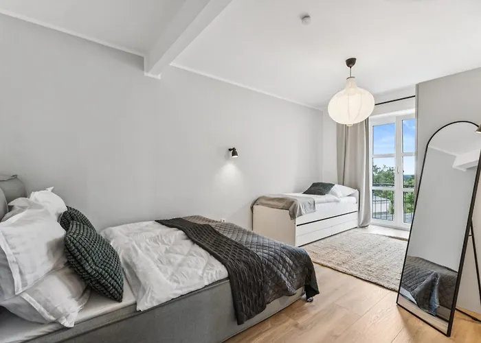 Gross - Modern - Nah An Koeln- Luxurioese Fuer 8 Personen In