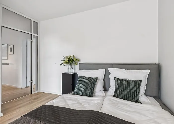 Gross - Modern - Nah An Koeln- Luxurioese Fuer 8 Personen In *