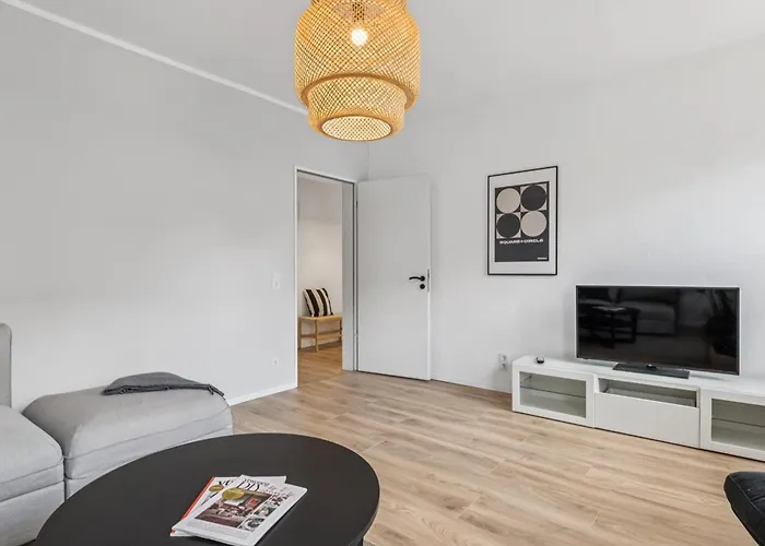 Gross - Modern - Nah An Koeln- Luxurioese Fuer 8 Personen In شقة *